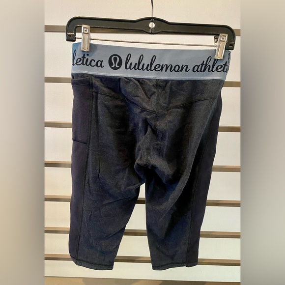 Lululemon Women's Discontinued Cropped Leggings - Picture 3 of 4